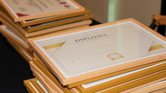 La remise d'un diplôme